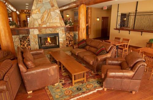 East Kootenay Apartment | Snow Creek Lodge by Fernie Lodging Co