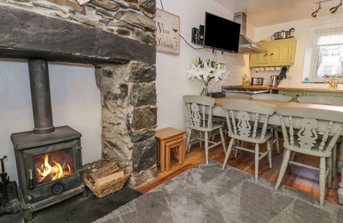 Gallt Y Foel Cottage | SNOWDON VIEW, pet friendly, character holiday cottage in Llanberis