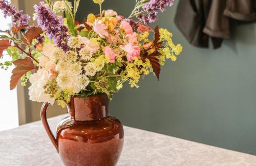 Potter Brompton House | Snowdrop Cottage