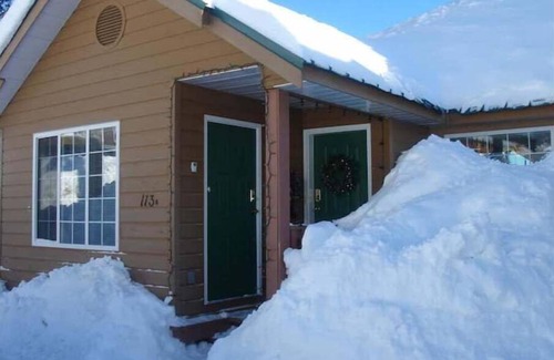 Snow Pine Estates Ski Chalet | Snowmore Chalet, a perfect family get away home