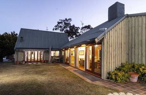 Old Adaminaby House | Snowy Mountains Fishing Lodge, Old Adaminaby