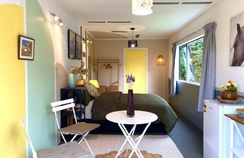 Dunedin Apartment | Snug-as-a-Bug Sleep House