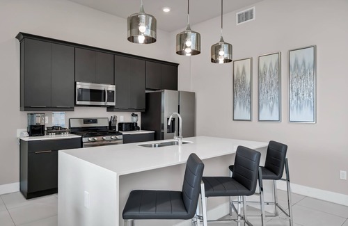 Reunion Condo | Snug condo near Disney with Resort & Waterpark Access - B49-217