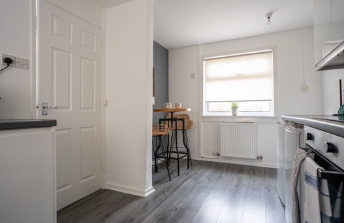 Cumbernauld House | Snug Modern Home in Cumbernauld