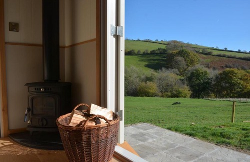 Trecastle Apartment | Snug Oak Hut with a view on a Welsh Hill Farm