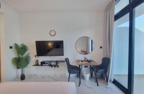 Abu Dhabi Apartment | Snug Studio Near Cleveland Clinic & Downtown
