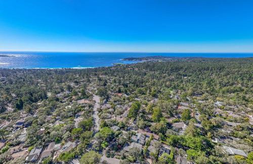 Carmel Woods Apartment | Snuggle Inn - A Romantic Retreat