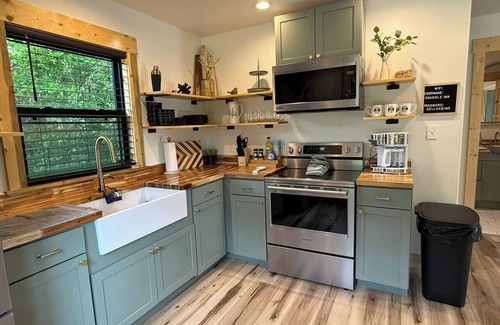 Kirby Cabin | "Snuggle Inn" New Cabin in Daisy Arkansas