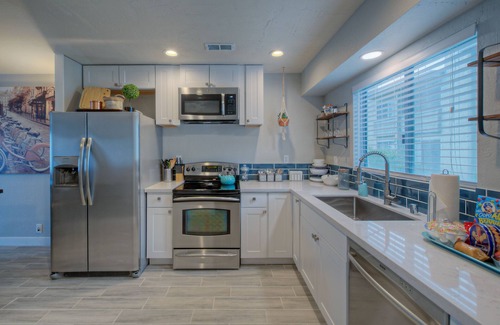 South Scottsdale Condo | So Fresh & So Clean! Old Town Scottsdale Condo near Camelback Mountain