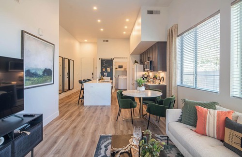 Desert View Village Condo | Soak, Focus, Refresh Pool Dedicated Desk Laundry