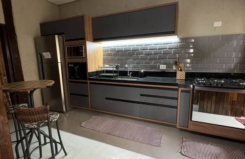 Veloso House | Sobrado a 700 Metros Praia do Veloso