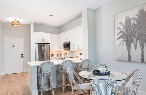 Old Naples Condo | SOCE FLATS 302 - Brand New Olde Naples Condo Steps to 5th Ave S!