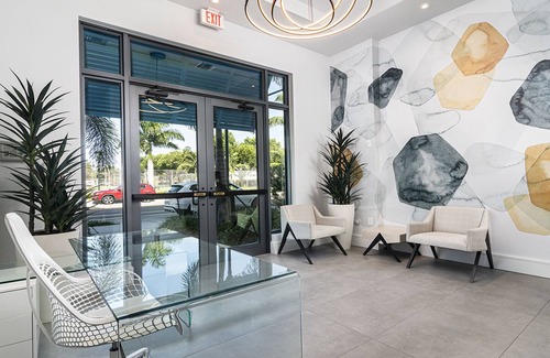 Old Naples Condo | SOCE FLATS 302 - Brand New Olde Naples Condo Steps to 5th Ave S!