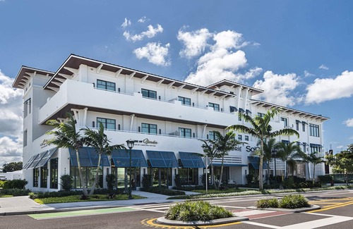 Old Naples Condo | SOCE FLATS 302 - Brand New Olde Naples Condo Steps to 5th Ave S!