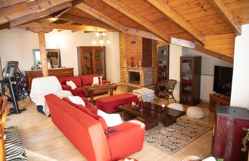 Florina Ski Chalet | Soffitta House Sofi!