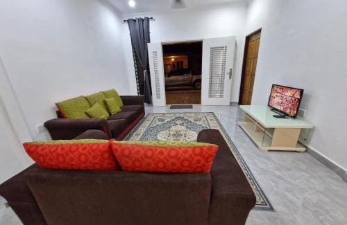 Kampung Raja Dagang House | Sofhea Homestay Cherang Ruku