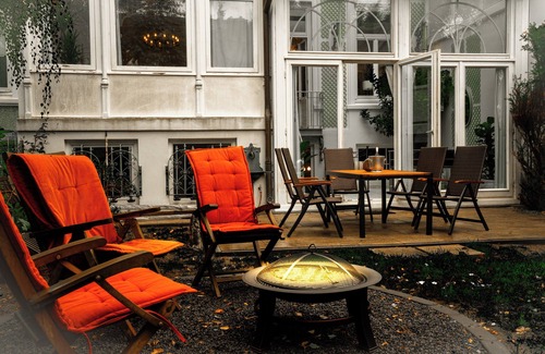 Hamburg Apartment | Soirée Villa - Elegant Stay with Garden and Party Room