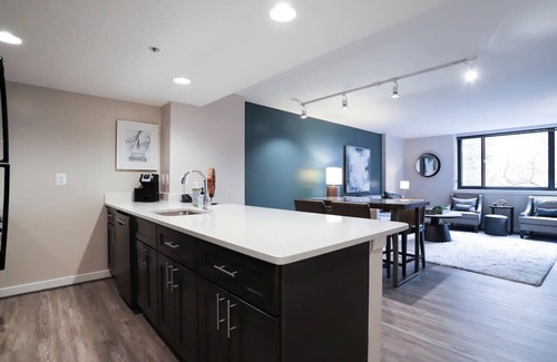 Court House Apartment | Sojourn Courtland Towers