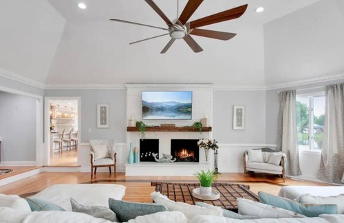 Portsmouth House | Sojourn On Crystal Lake