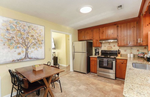 North Newport News House | Sojourn Ranch Home near Ft Eustis Family Home