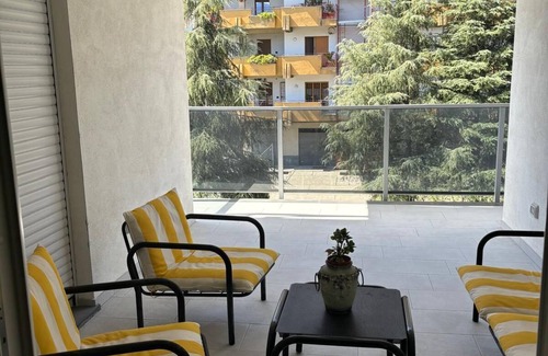 Roges House | SOL Casa Appartamento Ampiamente Soleggiato con Vani Ampi e Spaziosi