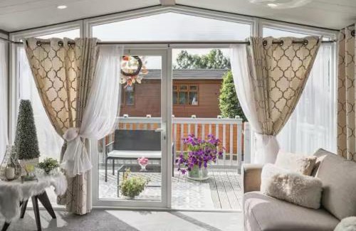 Wilberfoss Villa | Sol