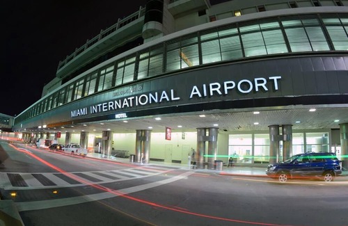 Coral Way Apartment | Sol Miami #1 with free parking on premises