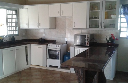 Caldas House | SOLAR DAS LARANJEIRAS, 06 Suites + 02 Bedrooms, Full Kitchen
