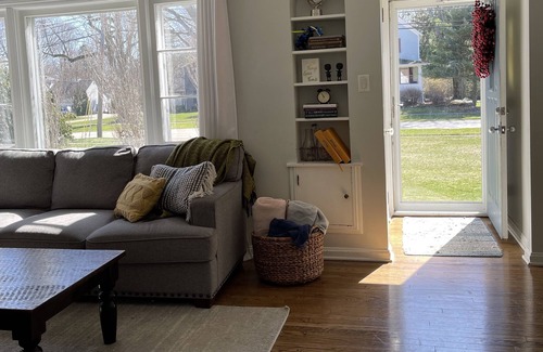 Bay Village House | Solar Eclipse Oasis: Unforgettable Stay in the Heart of Celestial Wonder!!