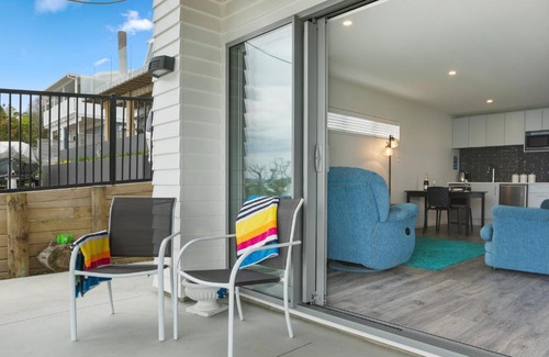 Maraetai Apartment | Soleil on Omana - Omana Beach Holiday Home