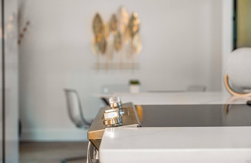 Roswell House | Solitude at Willow. Custom Designed on two acres 7 minutes drive to downtown