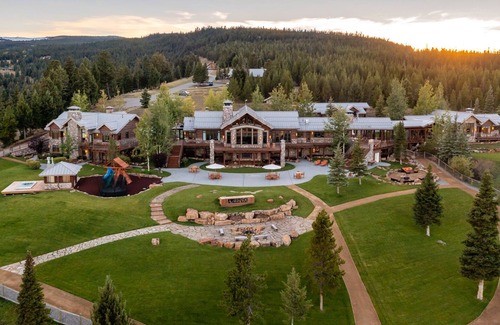 Gallatin Gateway House | Solitude in Big Sky