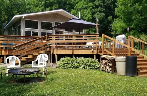 Eastman Cabin | Solitude In The Woods Of Wisconsin! Peaceful Cabin That Sleeps 6!