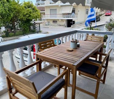 Nea Peramos Apartment | Solmera