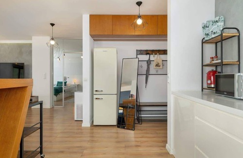 Stare Podgorze Apartment | Solna 1 | Spacious Apartment | Desk