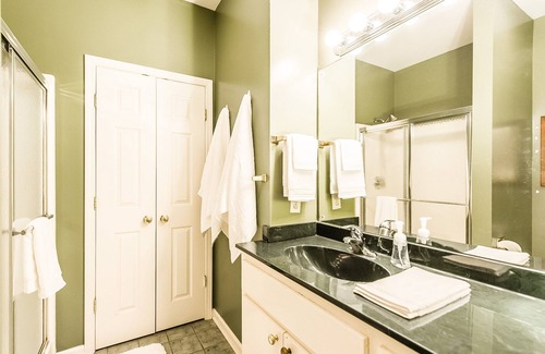 Gallatin House | Solo Traveler Historic Stay + Fiber Internet