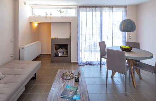 Agios Dimitrios House | SOLON - DELUXE CITY CENTER APARTMENT