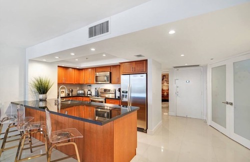 Downtown Miami Condo | Some Like It Hot! 4 Bedroom Condo, Views of Water & Miami Skyline!