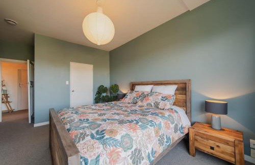 Somerfield House | Somerfield Statement - Bold 3BR House on Barrington