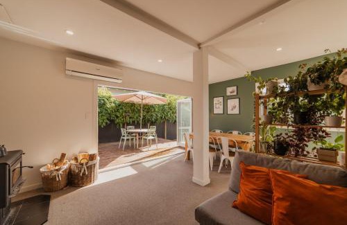Somerfield House | Somerfield Statement - Bold 4BR House on Barrington