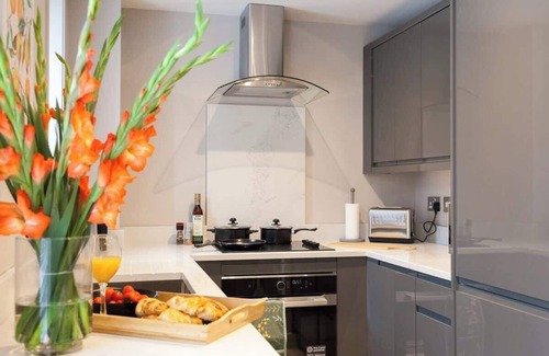 Leeds Apartment | Somers Suites Apartments-Central-High Spec-Sleep 4