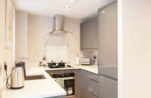 Leeds Apartment | Somers Suites Apartments-Central-High Spec-Sleep 4