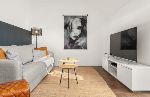 Bad Berleburg Apartment | SOMERSET - 2 Whg in einem Haus, max 10 Pers, BBQ, Balkon, PS5