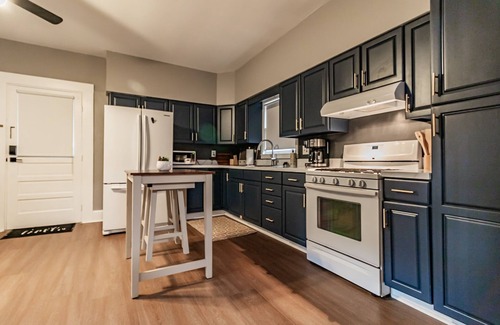 Evansville House | Something to talk about in Haynie's Corner! Walk anywhere, sleeps 6!