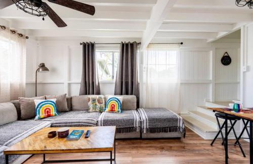 Hilo House | Somewhere over the Rainbow Loft with AC Hilo