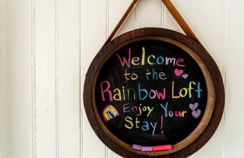 Hilo House | Somewhere over the Rainbow Loft with AC Hilo