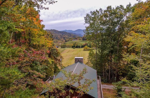 Vilas Cabin | Songbird Cabin is serenity tucked away on the edge of a Christmas Tree Farm