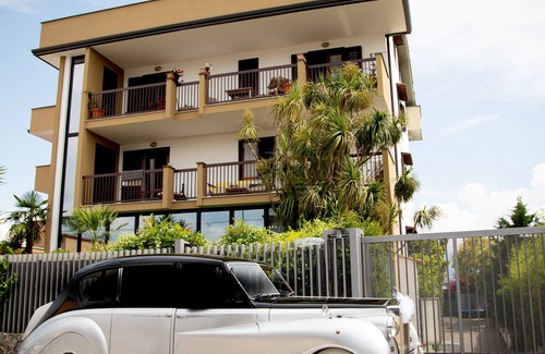 Pompei Apartment | Sonia. Superior Delux Pompeii Suite