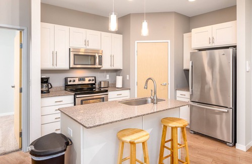 Grand Forks Apartment | Sonoma Lofts Luxury Apartment - Minutes from the Ralph Engl