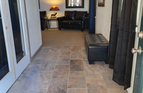 Laramie House | Soothing 1 level 4-bedroom duplex with WiFi in Laramie